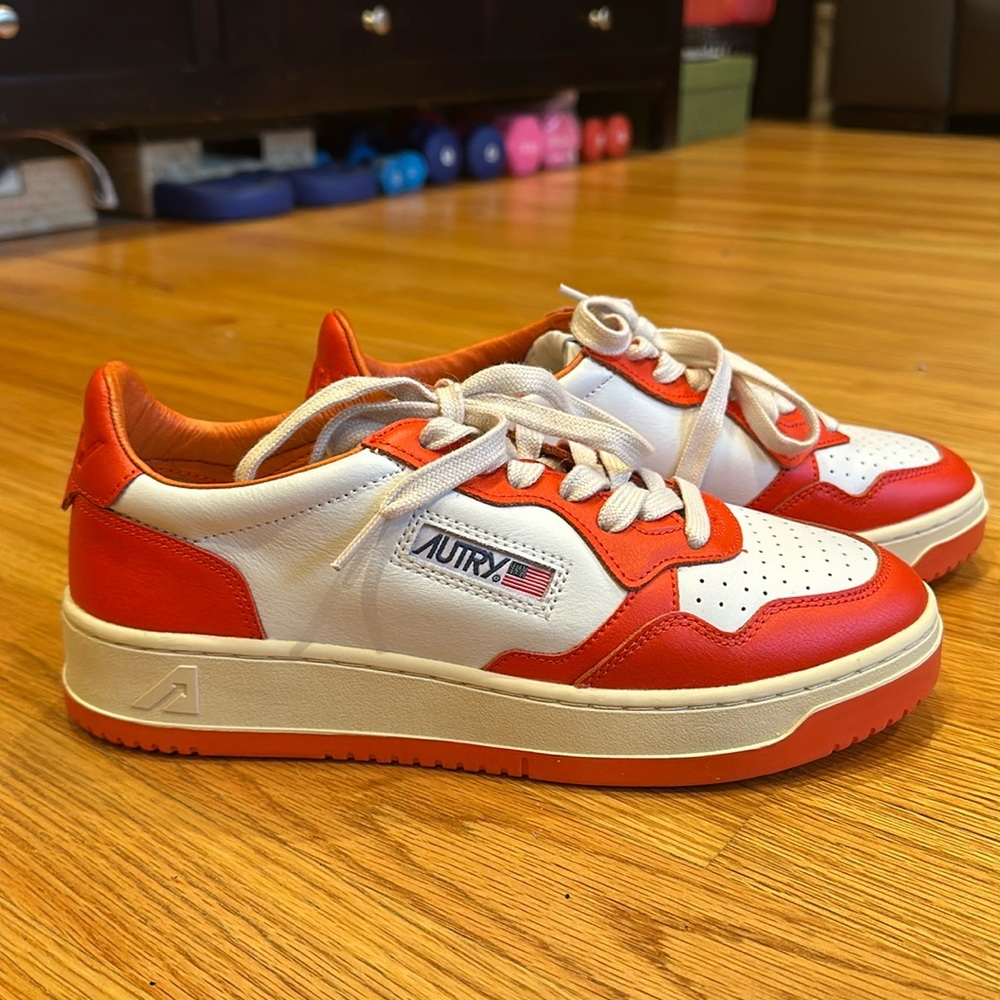 Autry Women's Red and White Sneakers